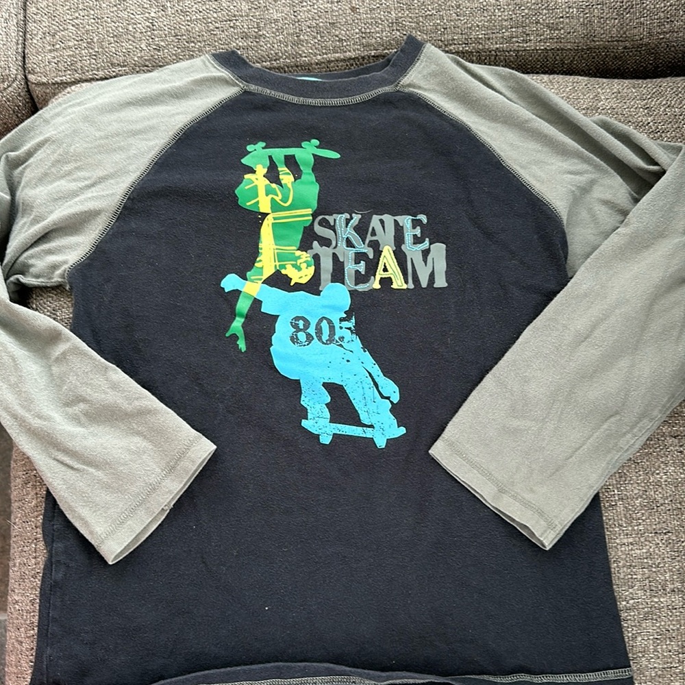 Gymboree Skate Team Graphic Raglan Shirt Boys Size 10 Long Sleeve Grey Black